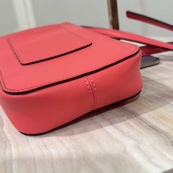 Kate Spade Staci Cellphone Crossbody Bag EUC - Picture 8 of 16